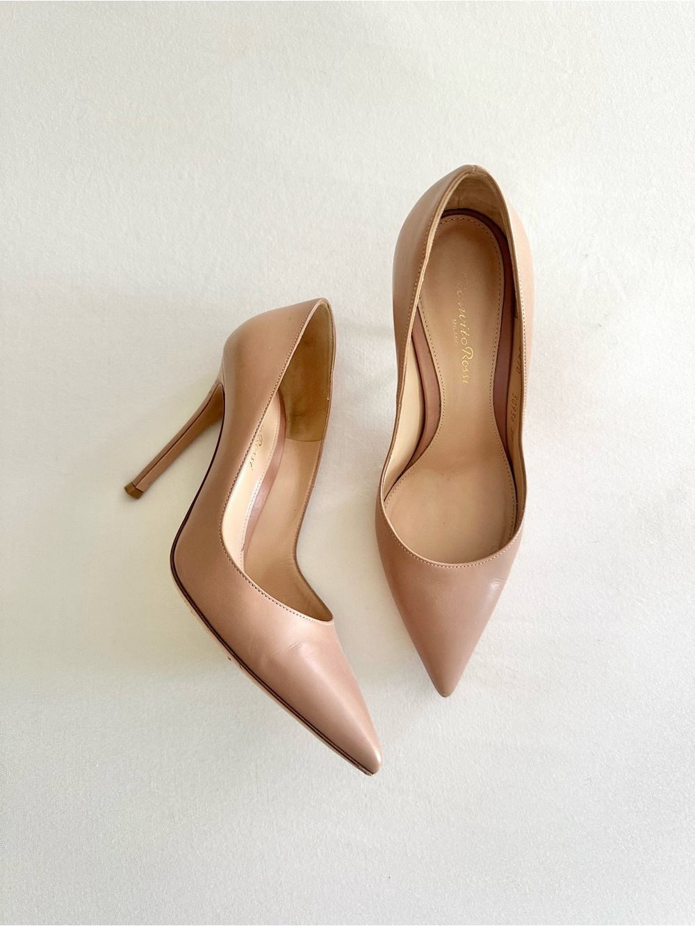 Gianvito Rossi Blush Beige Pointed-Toe Leather Pumps